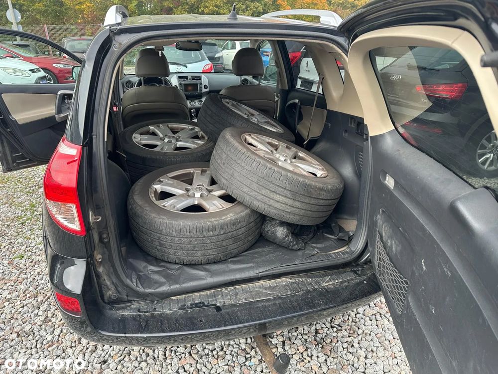 Toyota RAV4 - 9