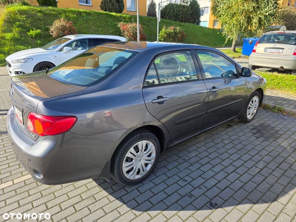 Toyota Corolla - 12