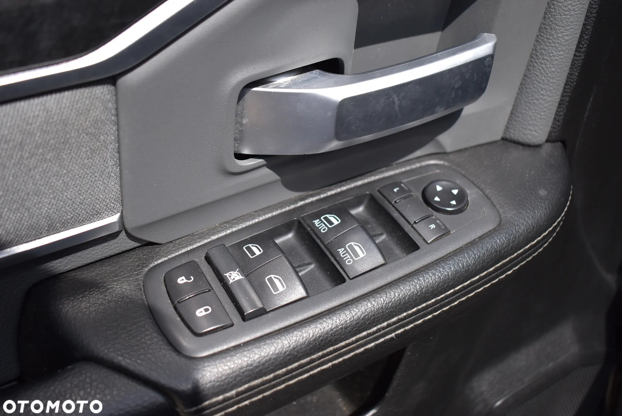 RAM 1500 Crew Cab Sport - 23