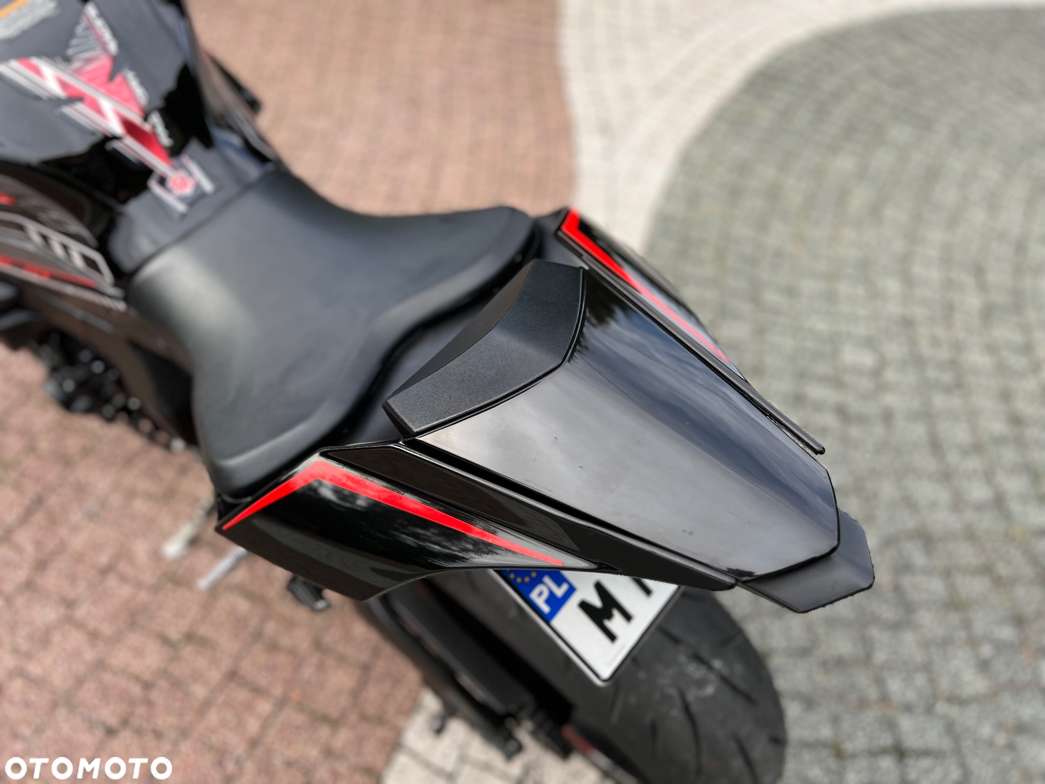 Yamaha R1 - 20