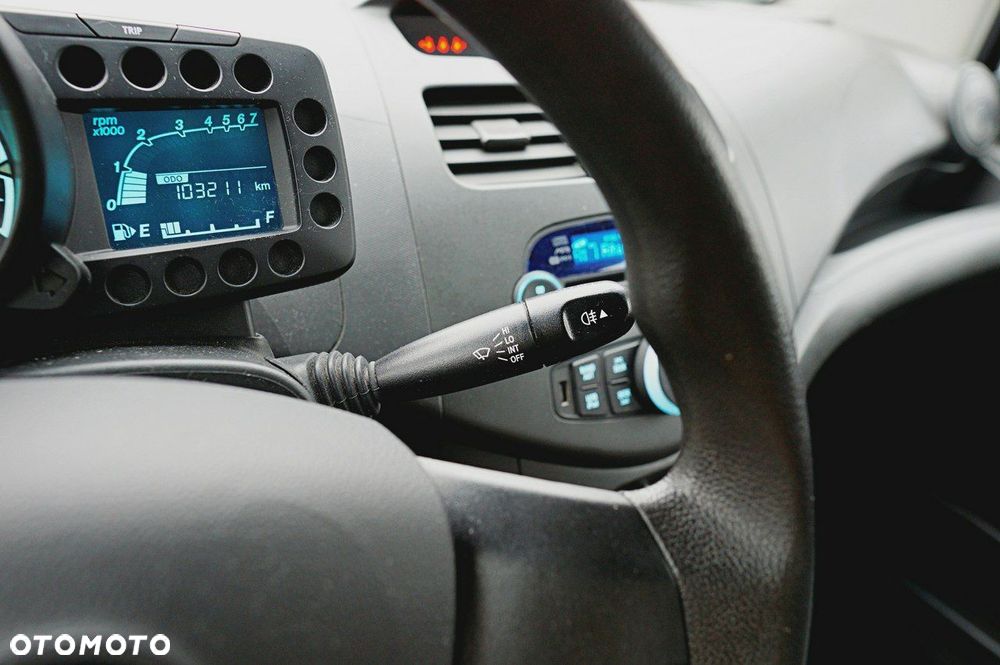 Chevrolet Spark - 24