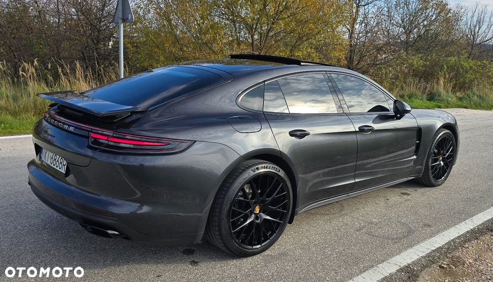 Porsche Panamera - 1