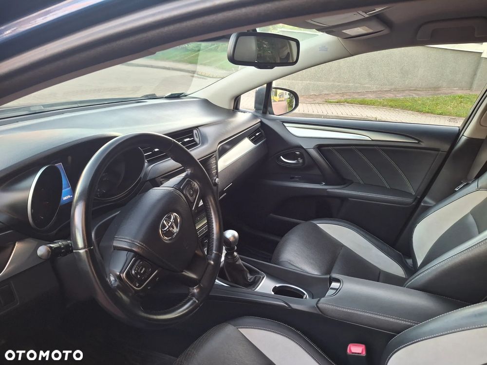 Toyota Avensis 2.0 D-4D Premium - 28