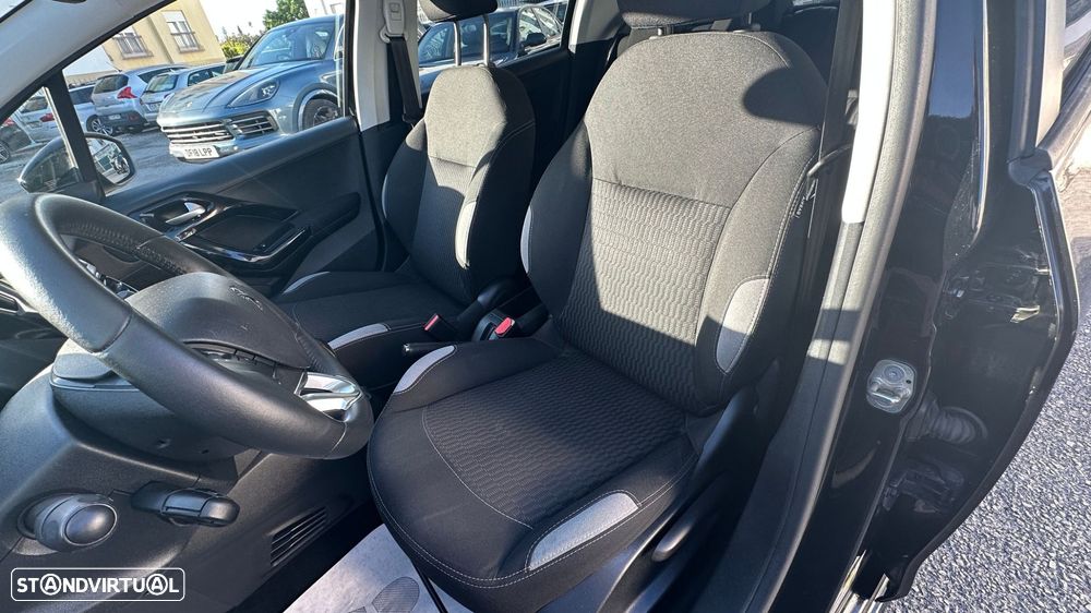 Peugeot 208 1.2 PureTech Style - 13