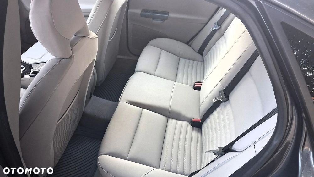 Volvo S40 2.0 Kinetic - 9