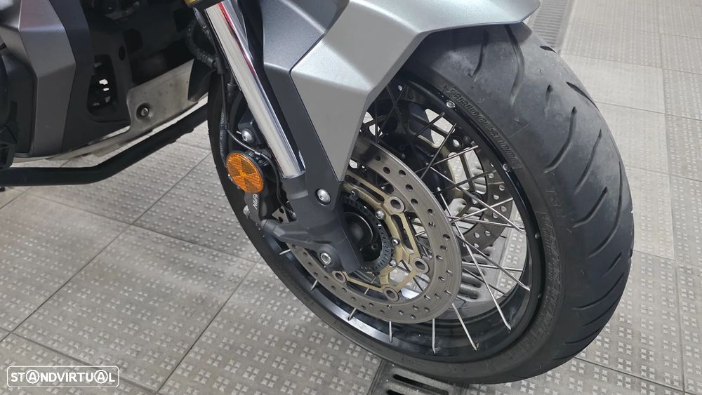 Honda X-ADV Escape Akrapovic Top Case - 10