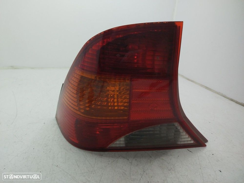 Farolim Stop Esq Ford Focus Três Volumes (Dfw) - 2