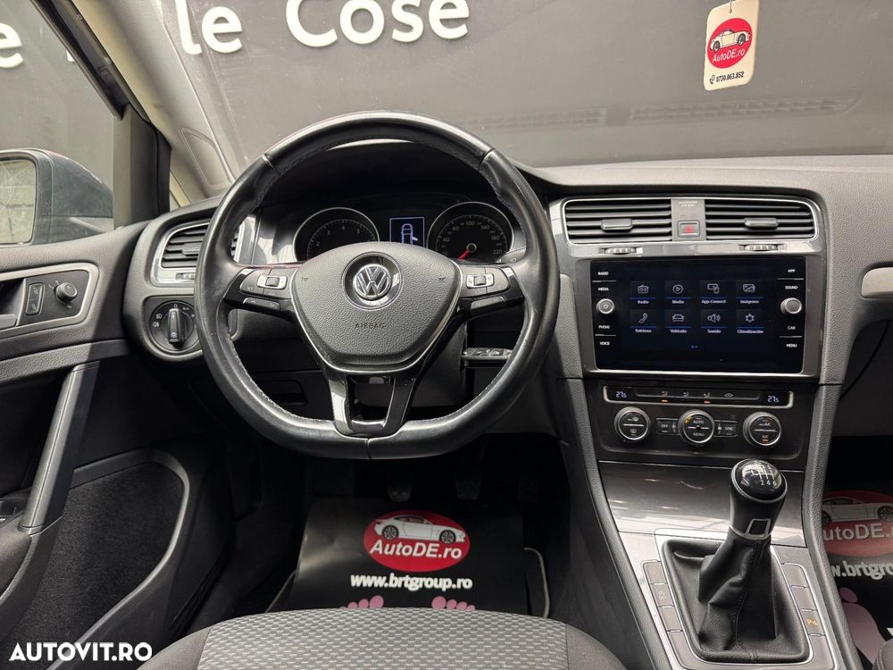 Volkswagen Golf - 9