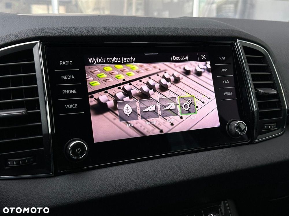 Skoda Karoq 1.5 TSI ACT 4x2 Style DSG - 24