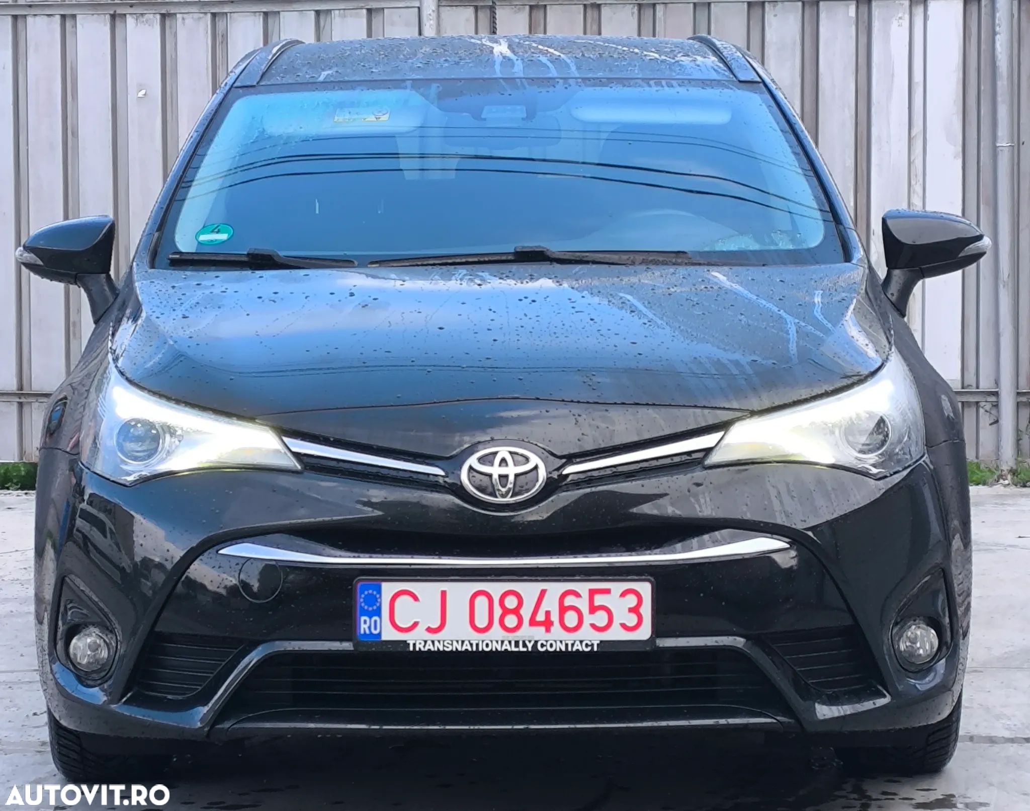 Toyota Avensis Touring Sports 2.0 D-4D Business Edition - 1