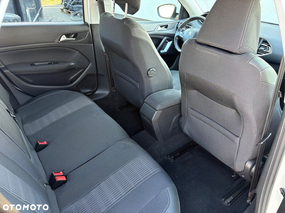 Peugeot 308 1.5 BlueHDi Allure Pack S&S - 16