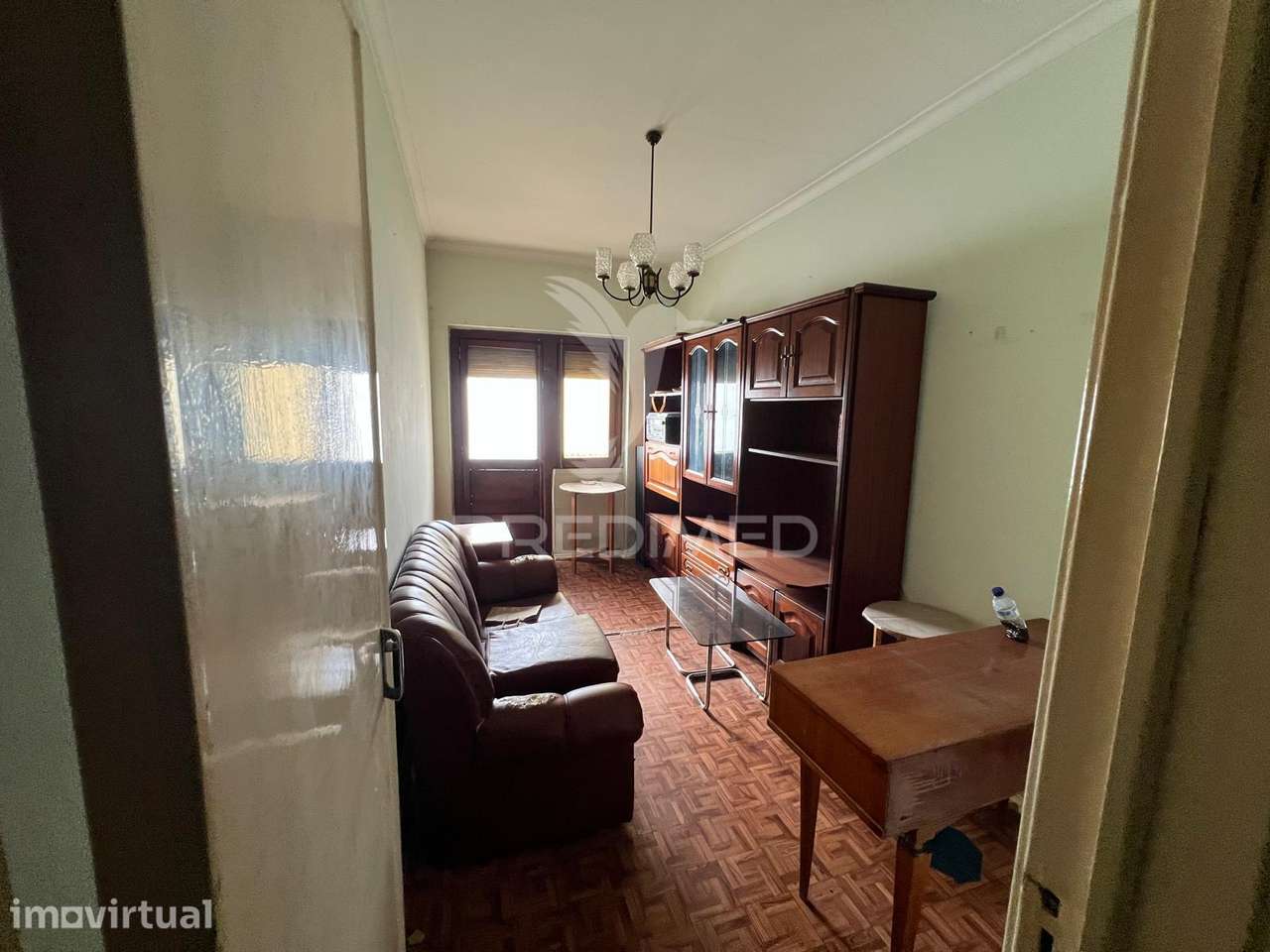 Apartamento T2 na Cova da Piedade – excelente potencial para remode... - Grande imagem: 3/9