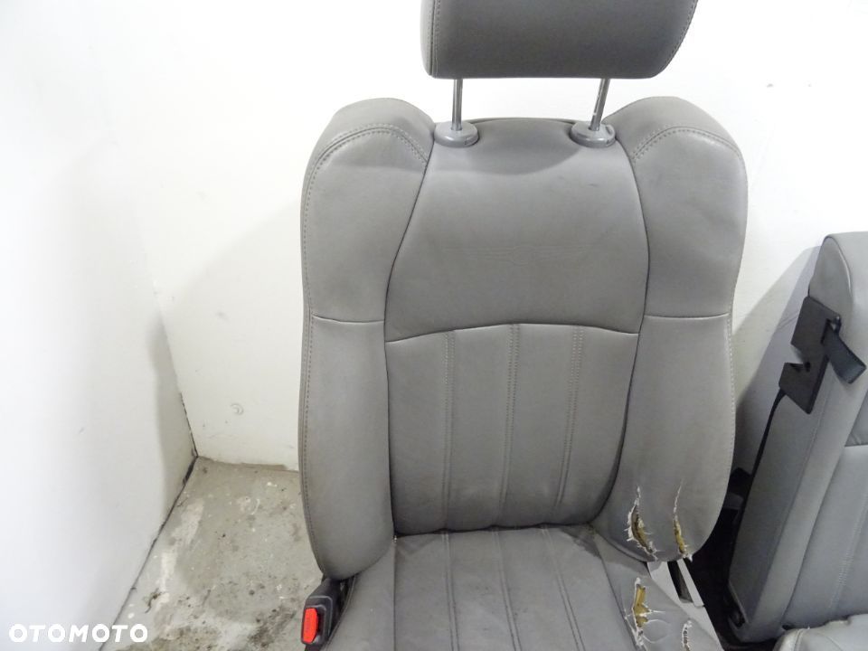 CHRYSLER 300C 04-10 KOMBI 3.0 CRD FOTELE GRZANE PRZÓD TYŁ - 4