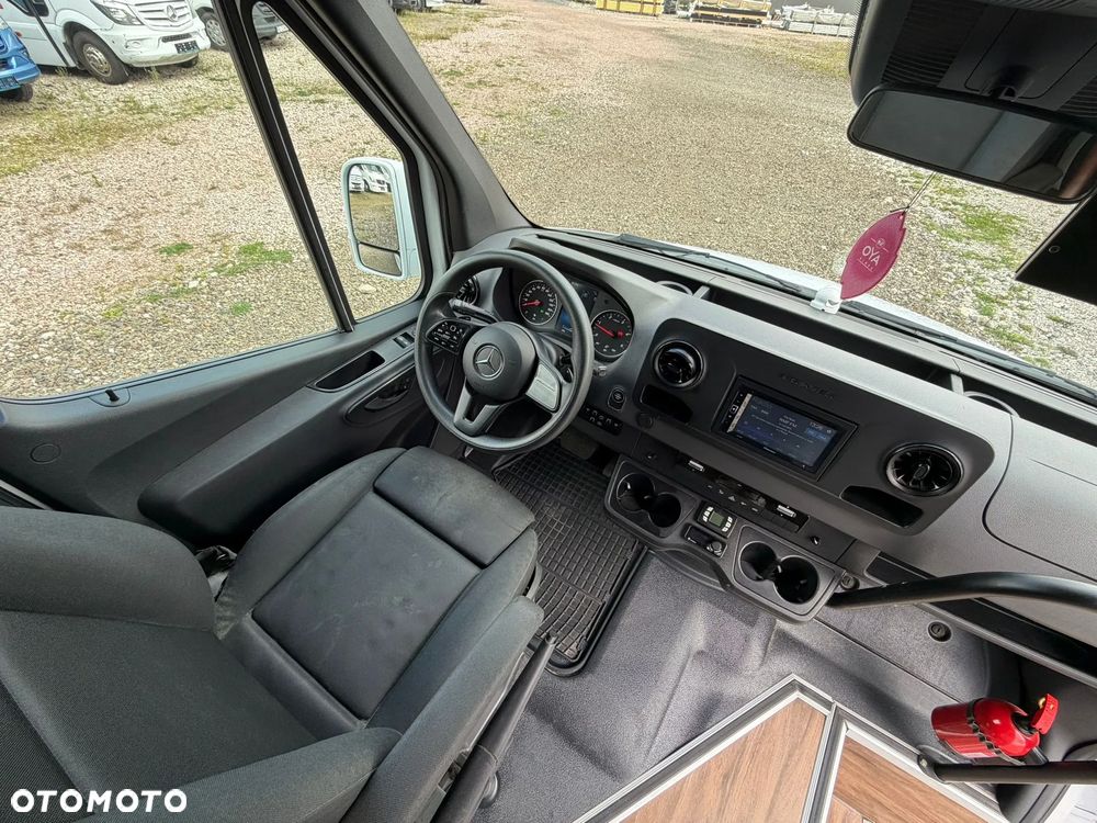 Mercedes-Benz Sprinter 519 - 23