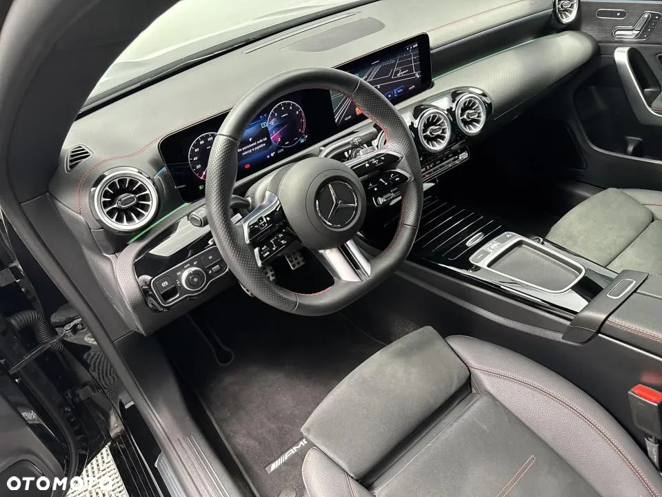 Mercedes-Benz CLA 220 4-Matic AMG Line 7G-DCT - 13