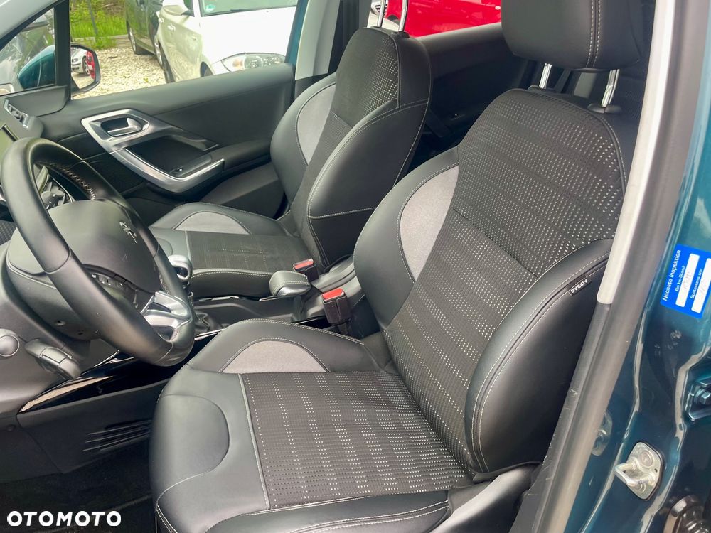 Peugeot 2008 PureTech 130 GPF Stop&Start Allure - 29