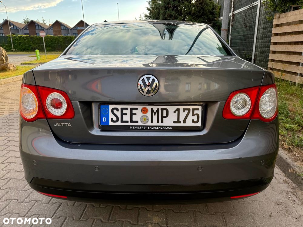 Volkswagen Jetta 1.6 Comfortline - 13