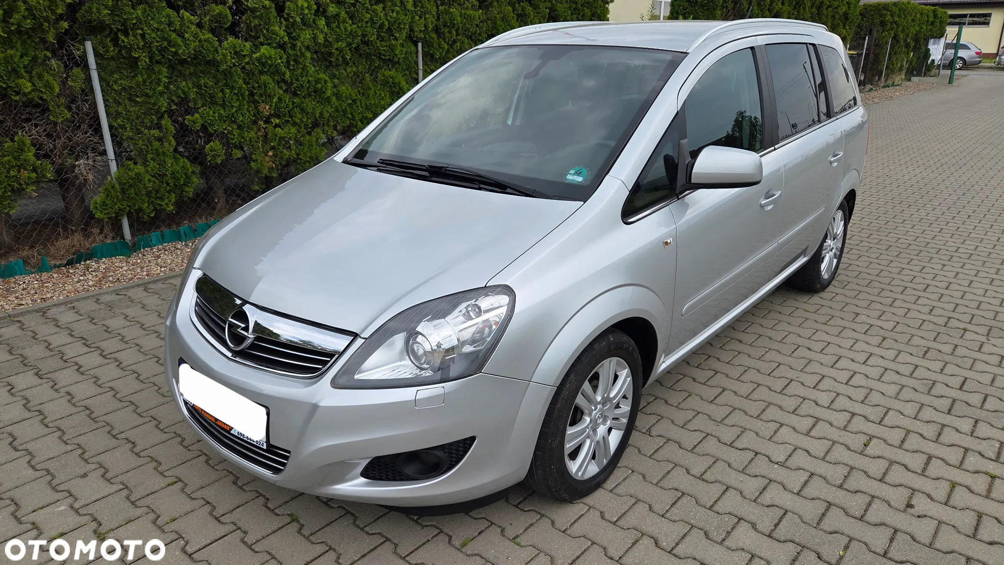 Opel Zafira 1.8 Cosmo - 2