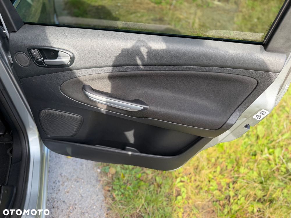 Ford Galaxy 2.2 TDCi Platinium X (Titanium) - 34