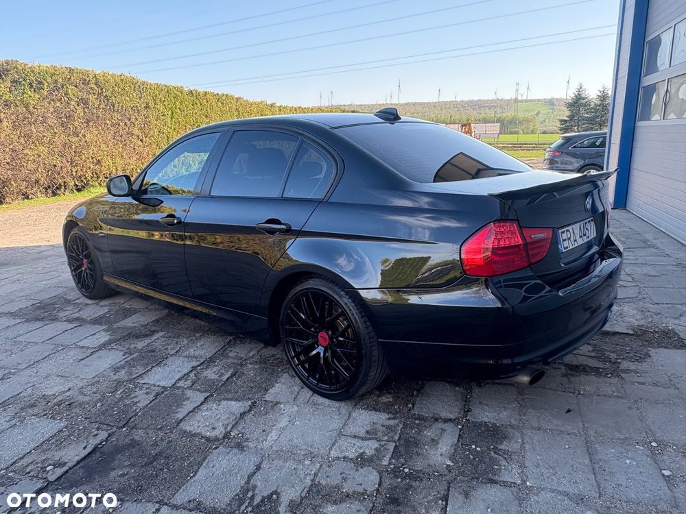 BMW Seria 3 318d - 26