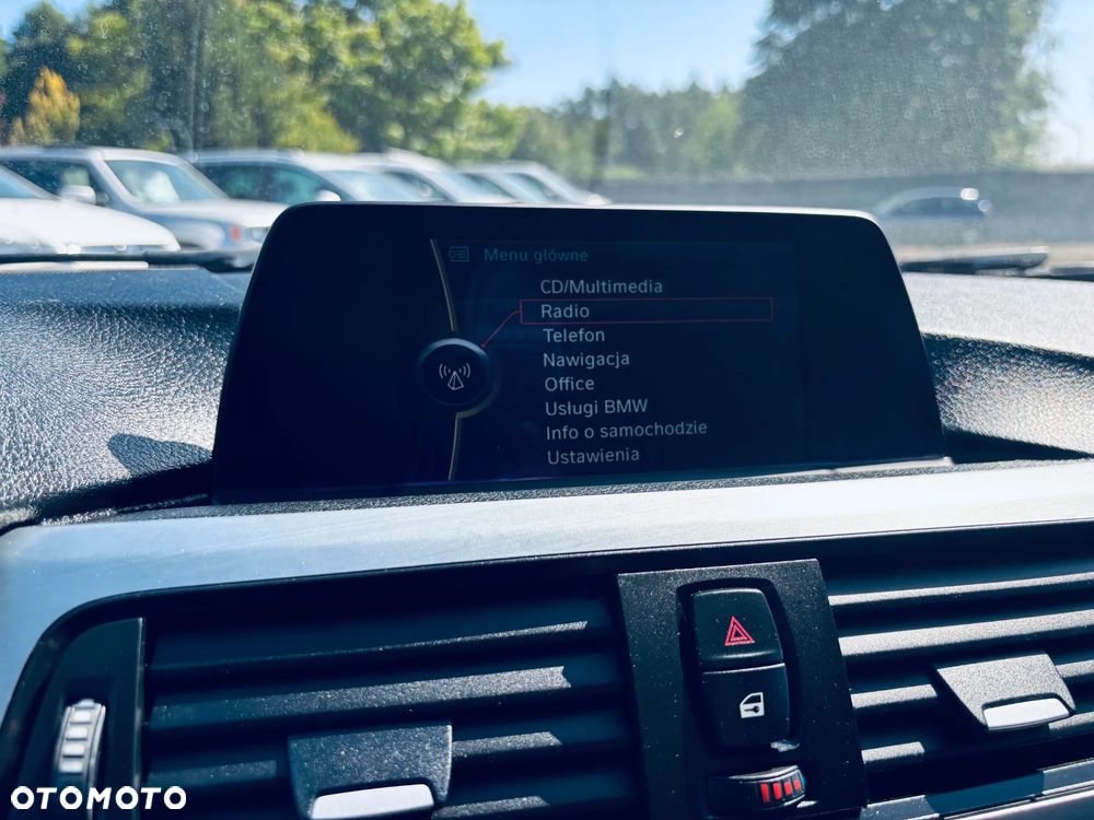 BMW Seria 3 320d - 29