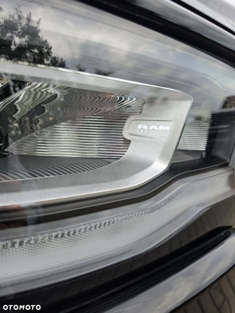 RAM 1500 Crew Cab Shortbed Laramie - 16