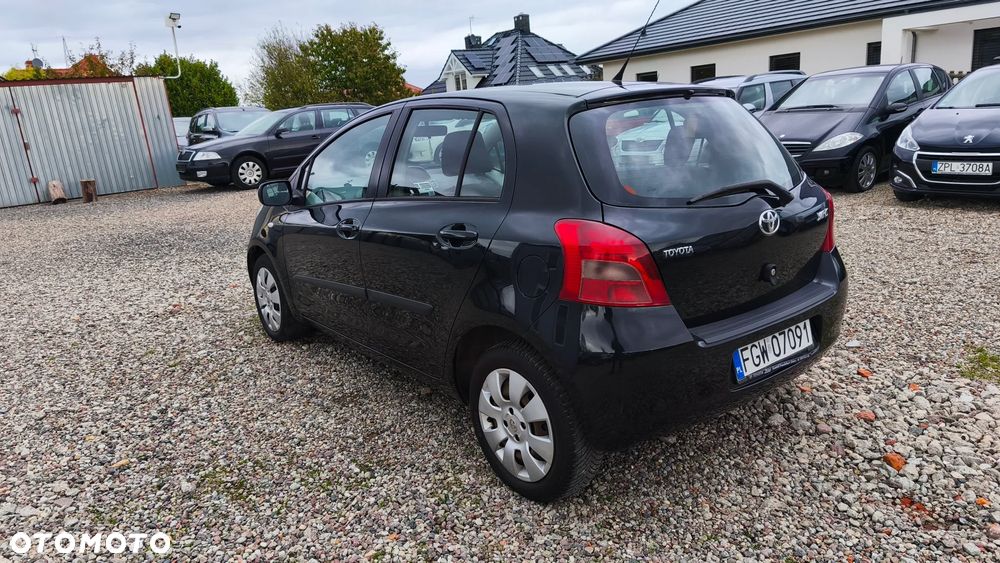 Toyota Yaris - 11