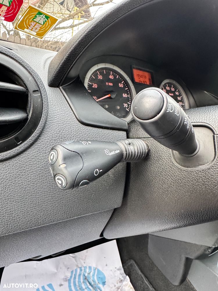 Dacia Logan 1.6 MPI Laureate - 9