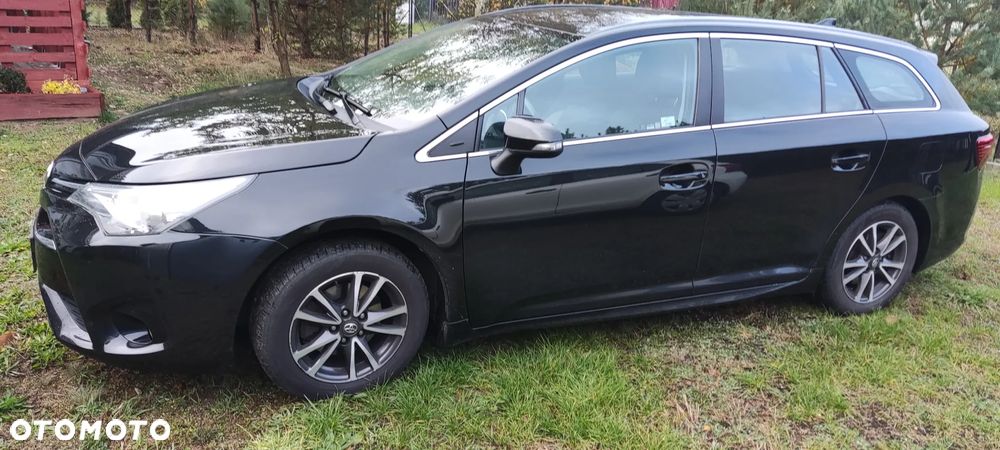 Toyota Avensis 1.8 Premium MS - 4