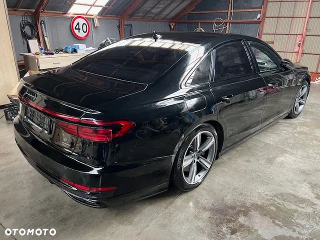 Audi A8 - 2