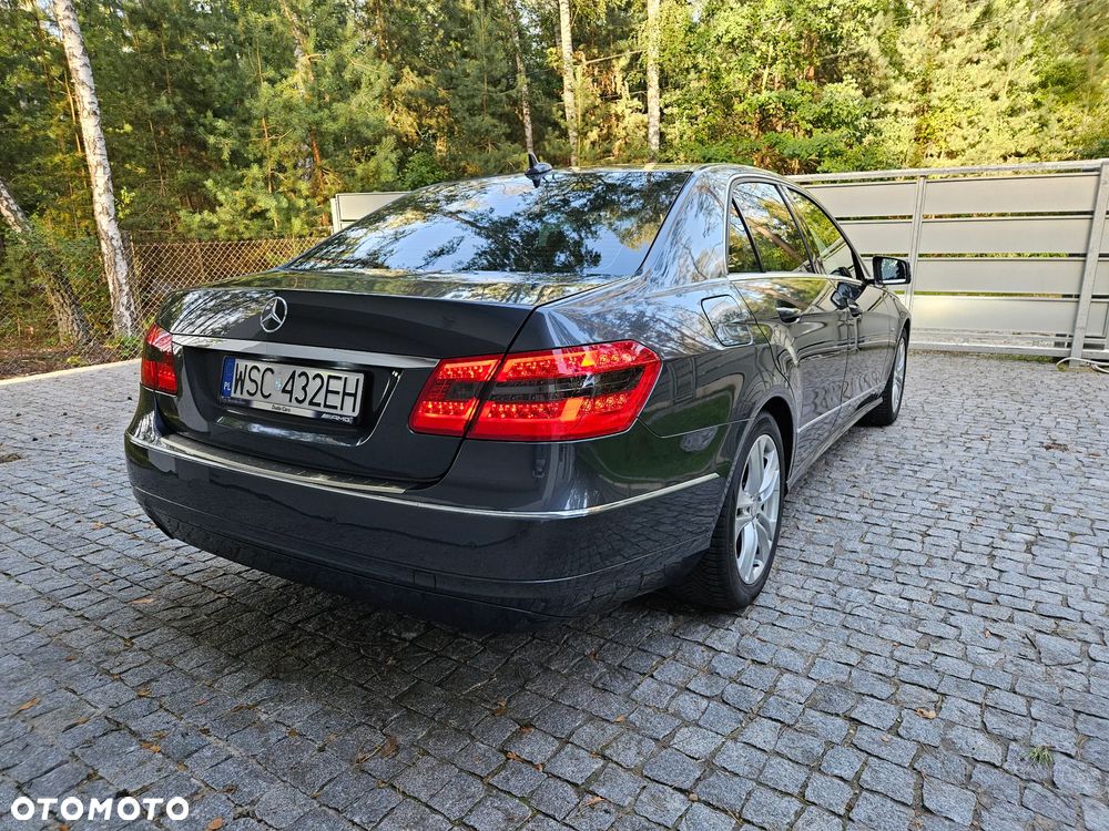 Mercedes-Benz Klasa E 200 CGI BlueEff Avantgarde - 4