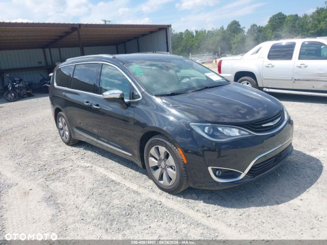 Chrysler Pacifica - 1