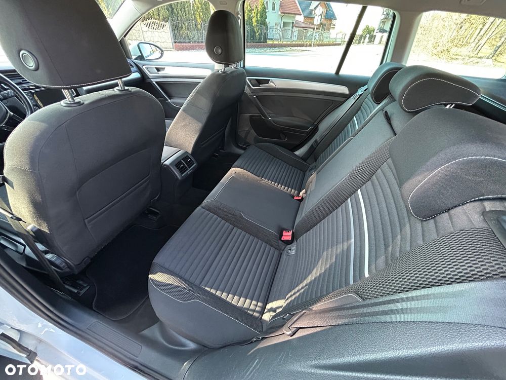 Volkswagen Golf - 11