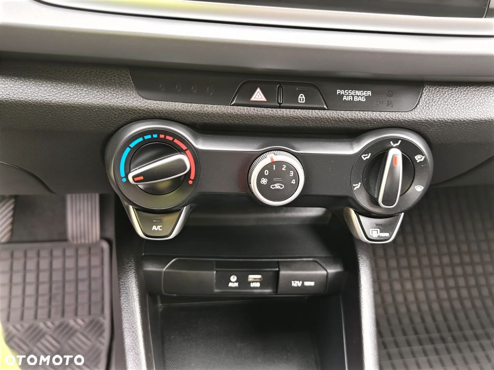 Kia Rio 1.2 L - 26