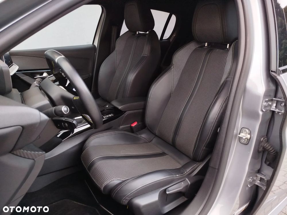 Peugeot 208 PureTech 100 GT - 9