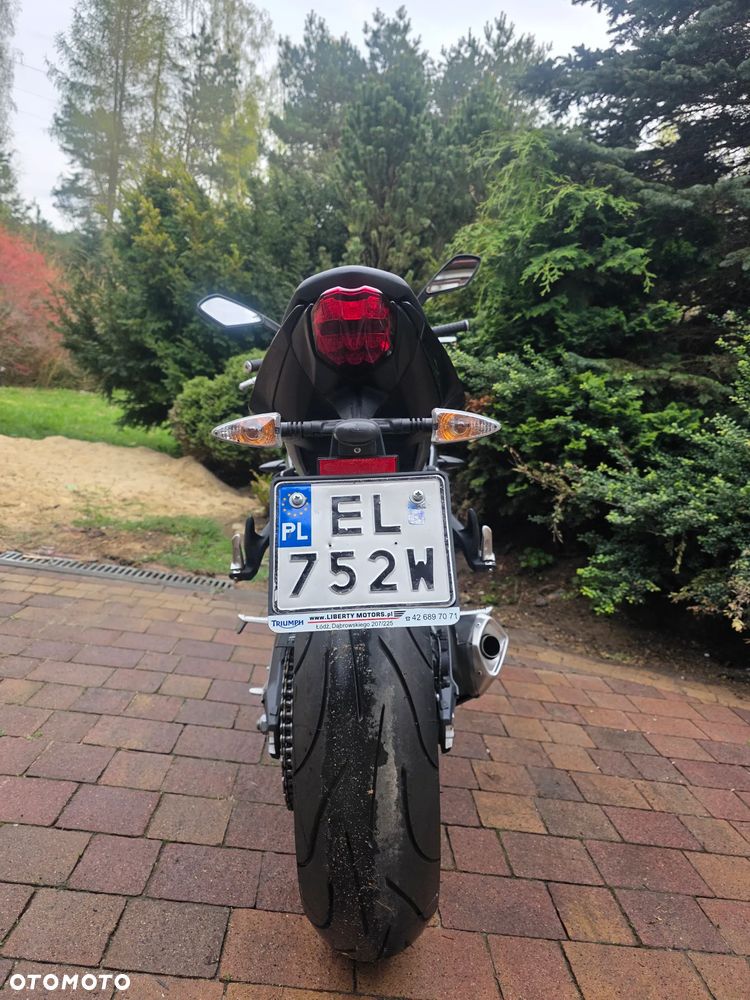 Triumph Street Triple - 11