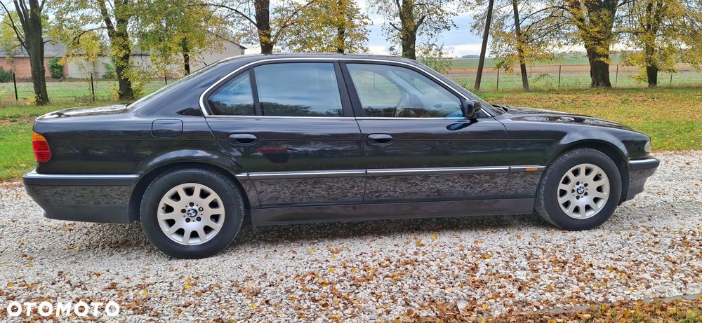 BMW Seria 7 735i L - 31