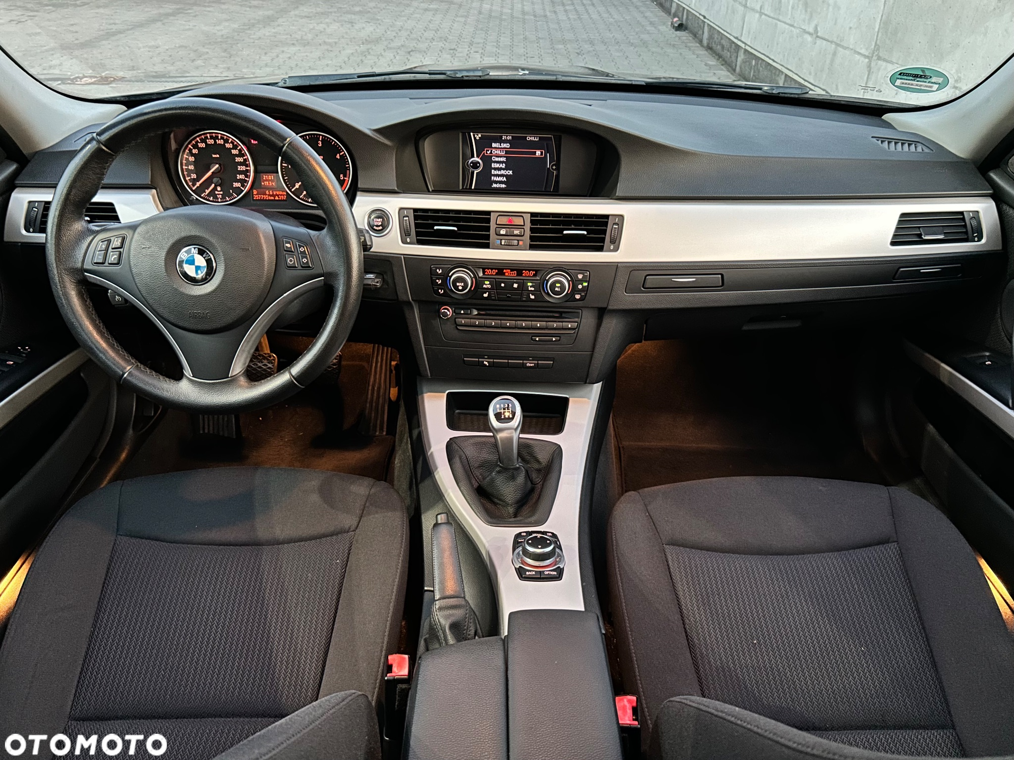 BMW Seria 3 320d DPF Touring - 10
