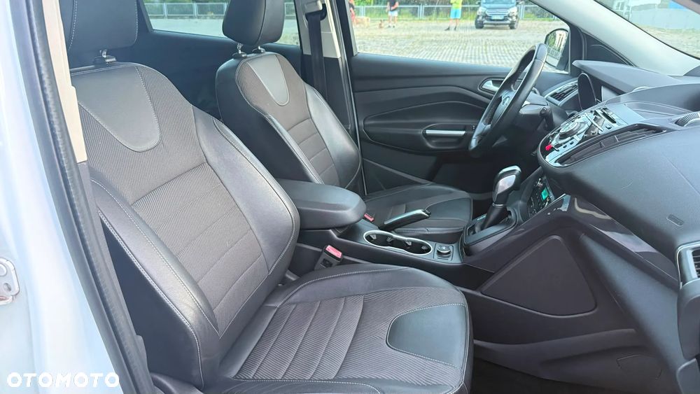 Ford Kuga 2.0 TDCi 4x4 Titanium - 24