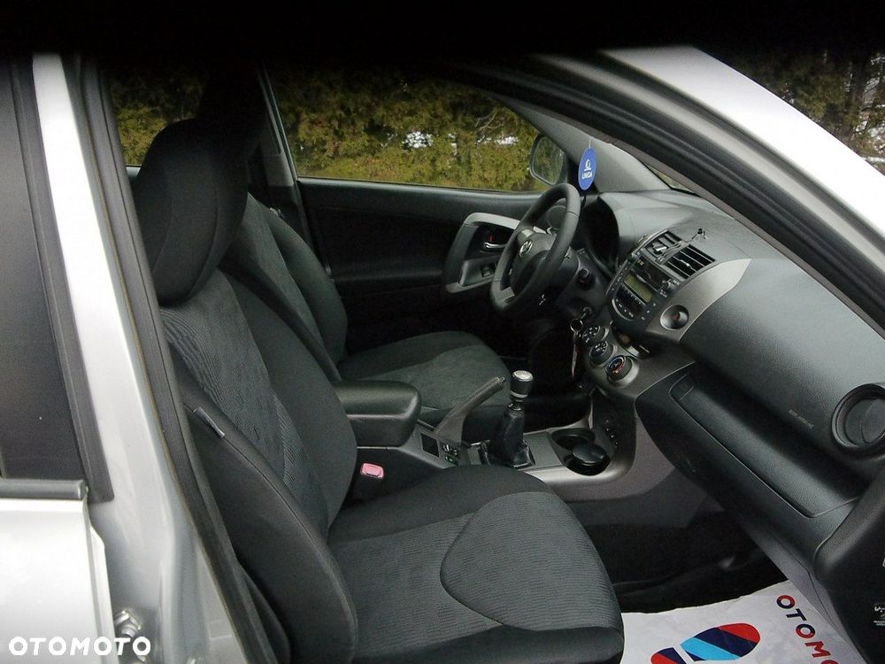 Toyota RAV4 2.2 D-4D 4x4 Sol - 23