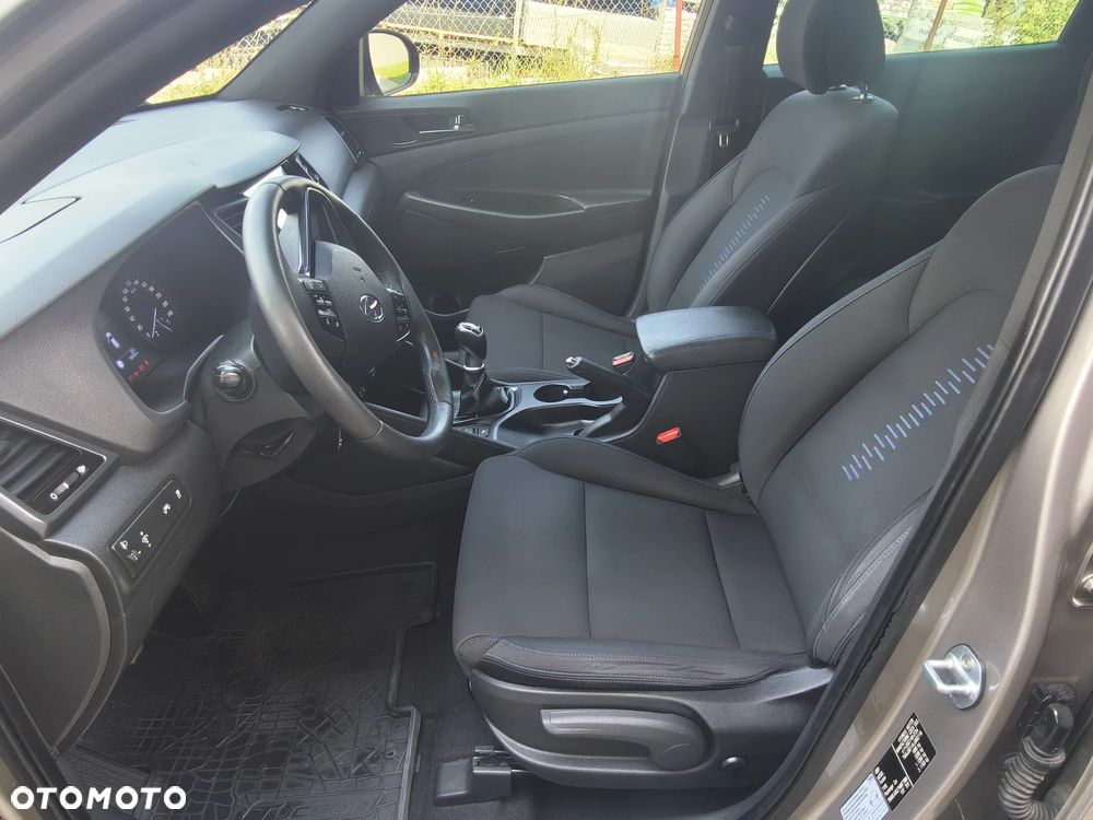 Hyundai Tucson blue 1.6 GDi 2WD Navi - 9