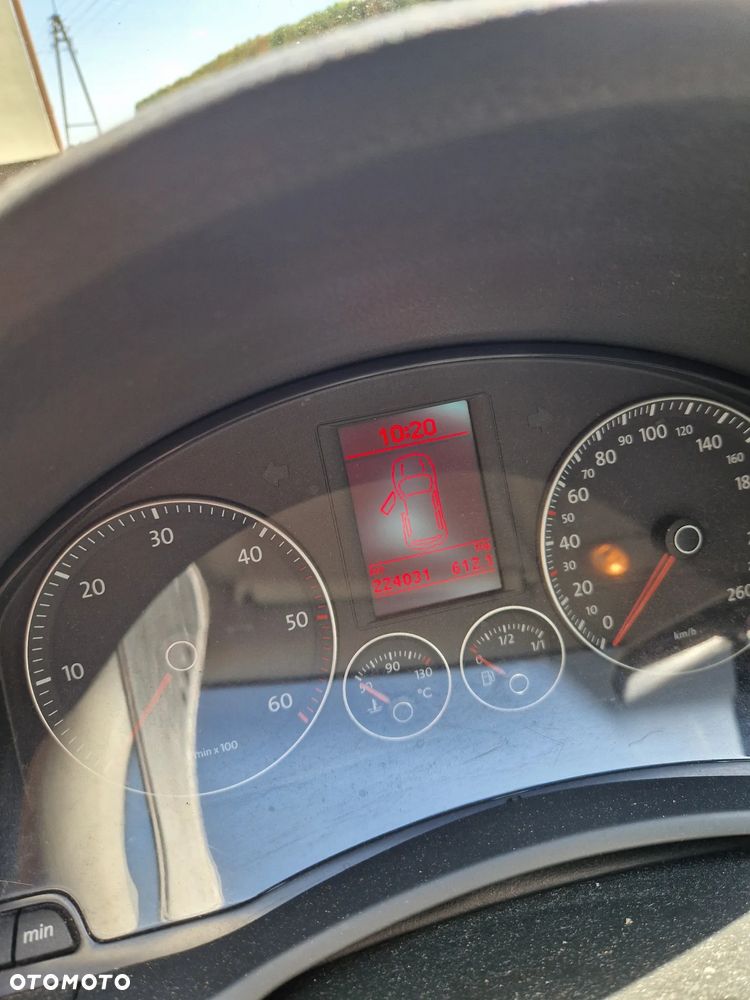 Volkswagen Golf 1.9 TDI 4Motion DPF Comfortline - 5