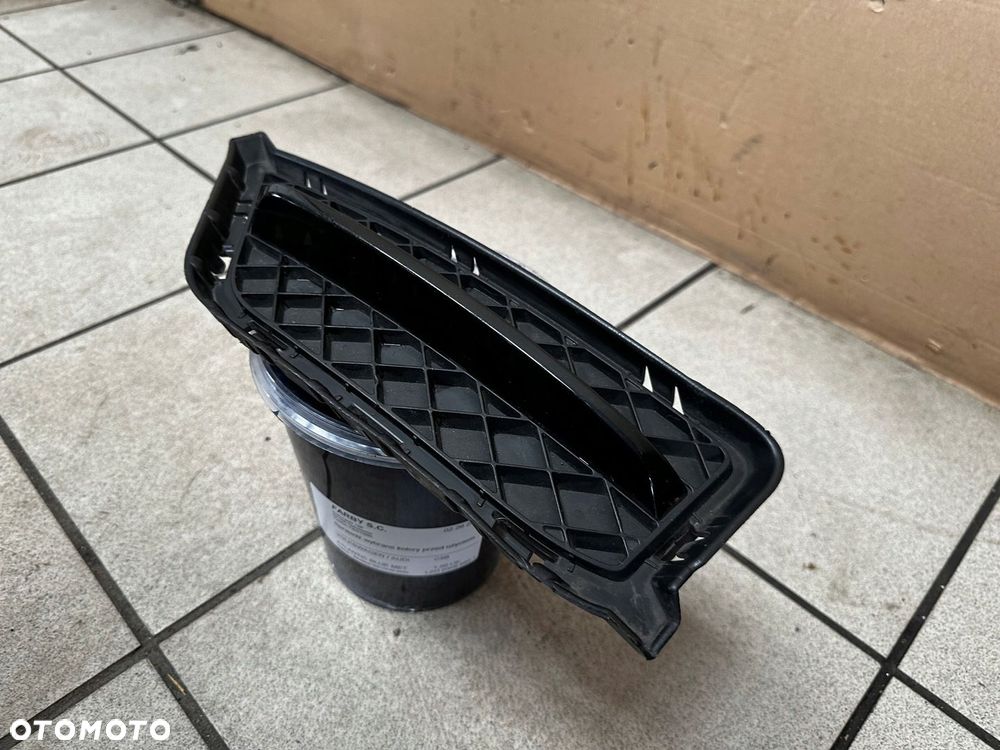 BMW X1 E84 X-LINE LEWA KRATKA ZDERZAKA ZAŚLEPKA 51117303757 K118/1280 - 3