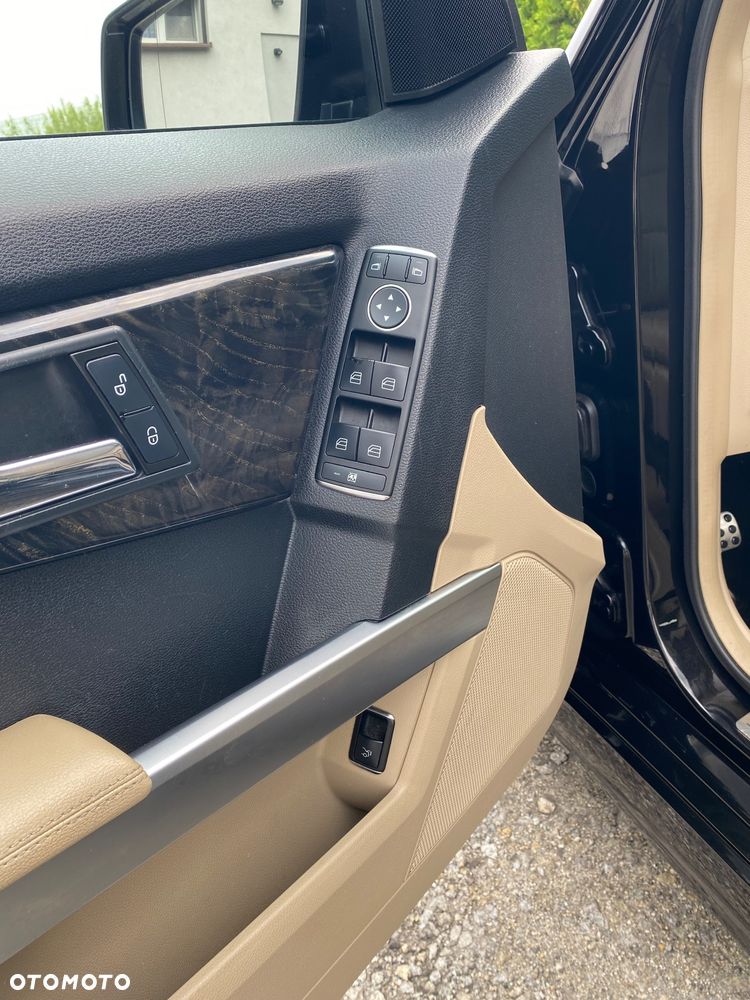 Mercedes-Benz GLK 250 CDI DPF 4Matic BlueEFFICIENCY 7G-TRONIC SPORT EDITION - 28