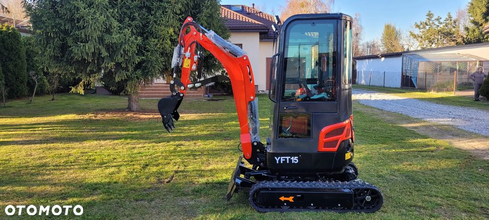 Inny Yufan YFT 15  Kabina - 1