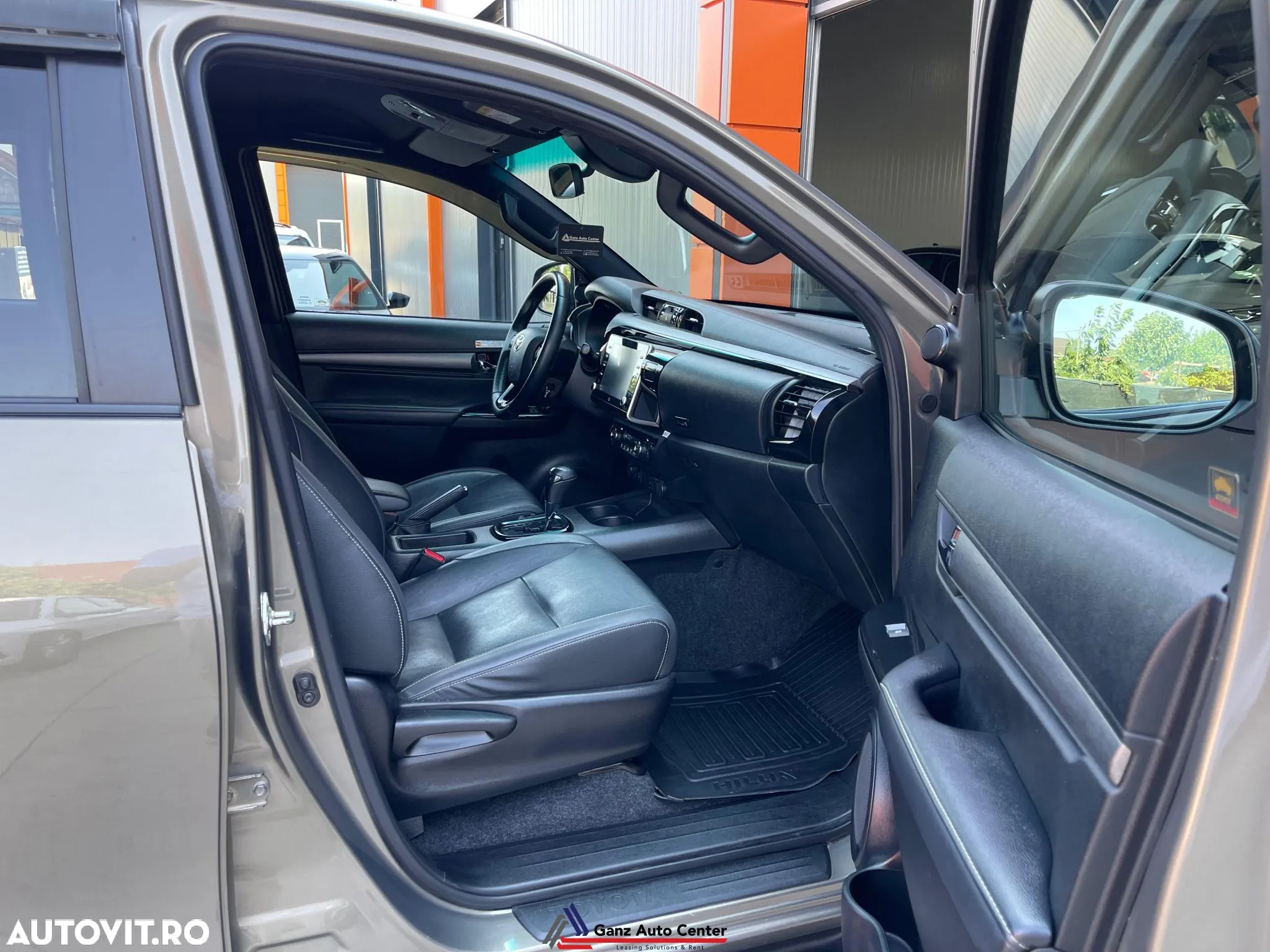 Toyota Hilux 2.8D 204CP 4x4 Double Cab AT Invincible - 12