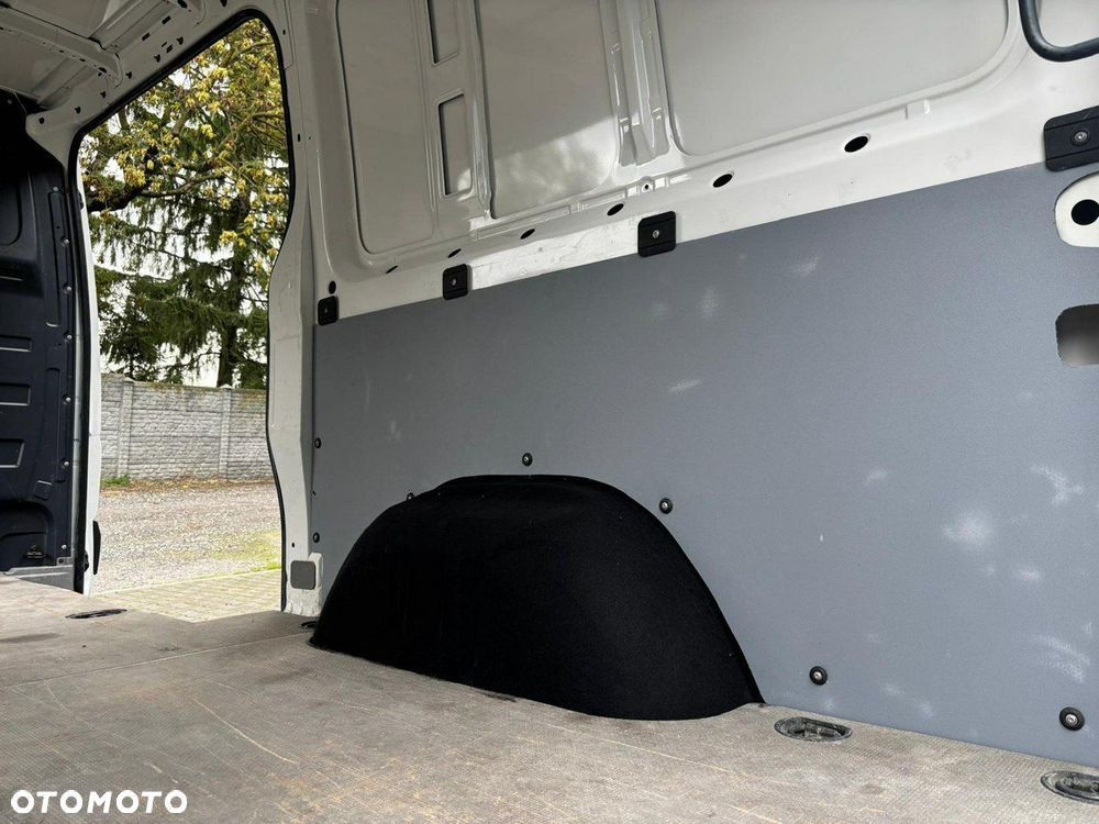 Volkswagen Crafter - 27
