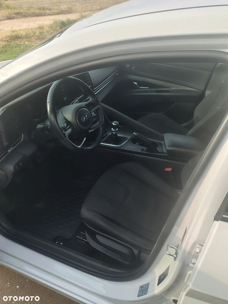Hyundai Elantra 1.6 Smart - 3