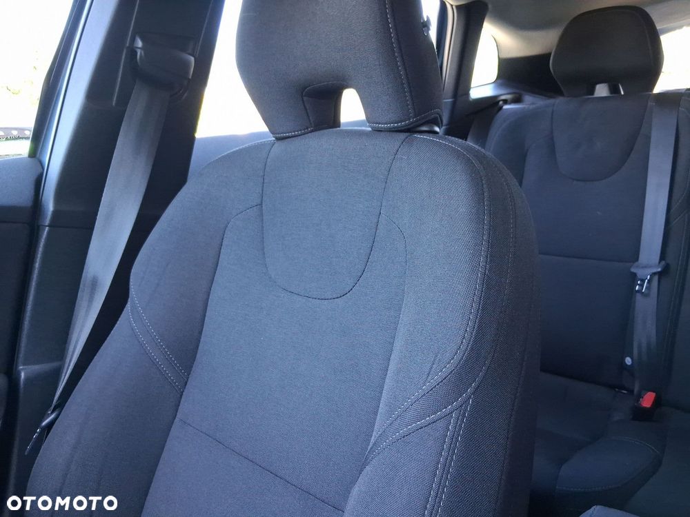 Volvo V40 - 18