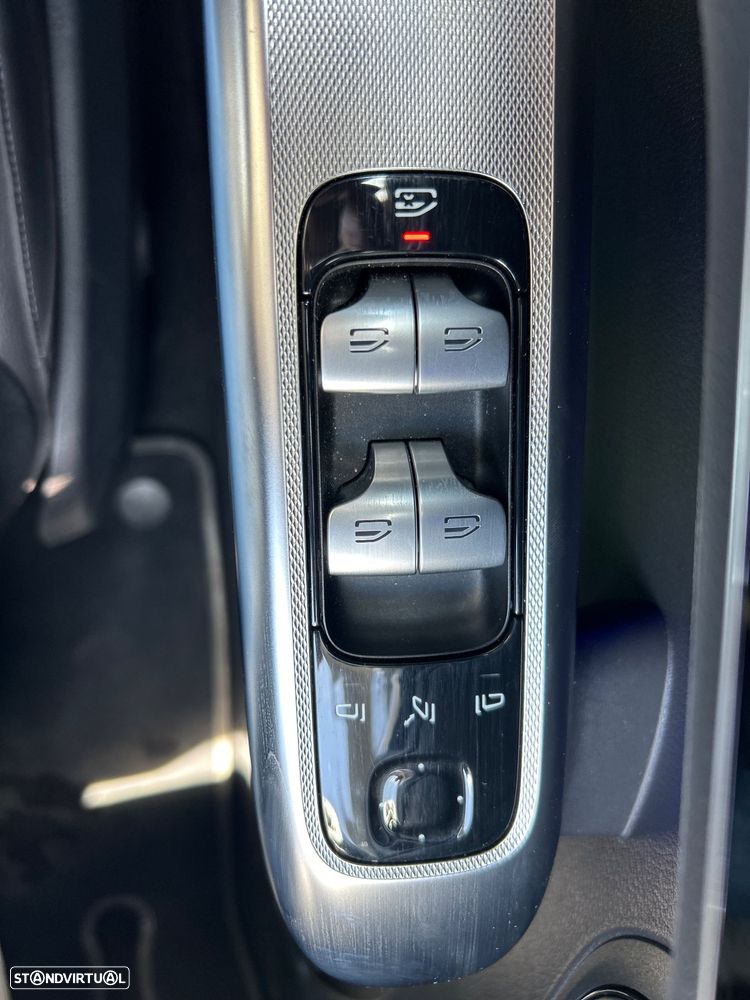 Mercedes-Benz GLC 300 e 4Matic 9G-TRONIC Avantgarde Advanced - 34
